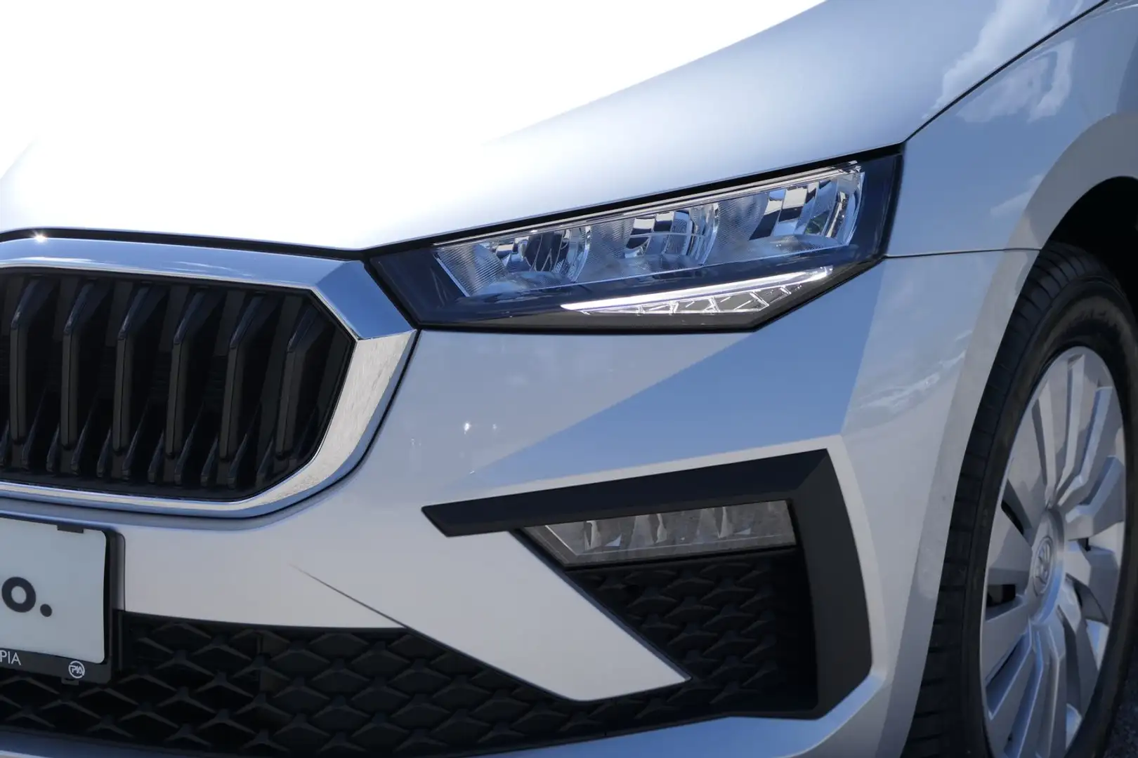 Skoda Scala Essence TSI Silber - 2