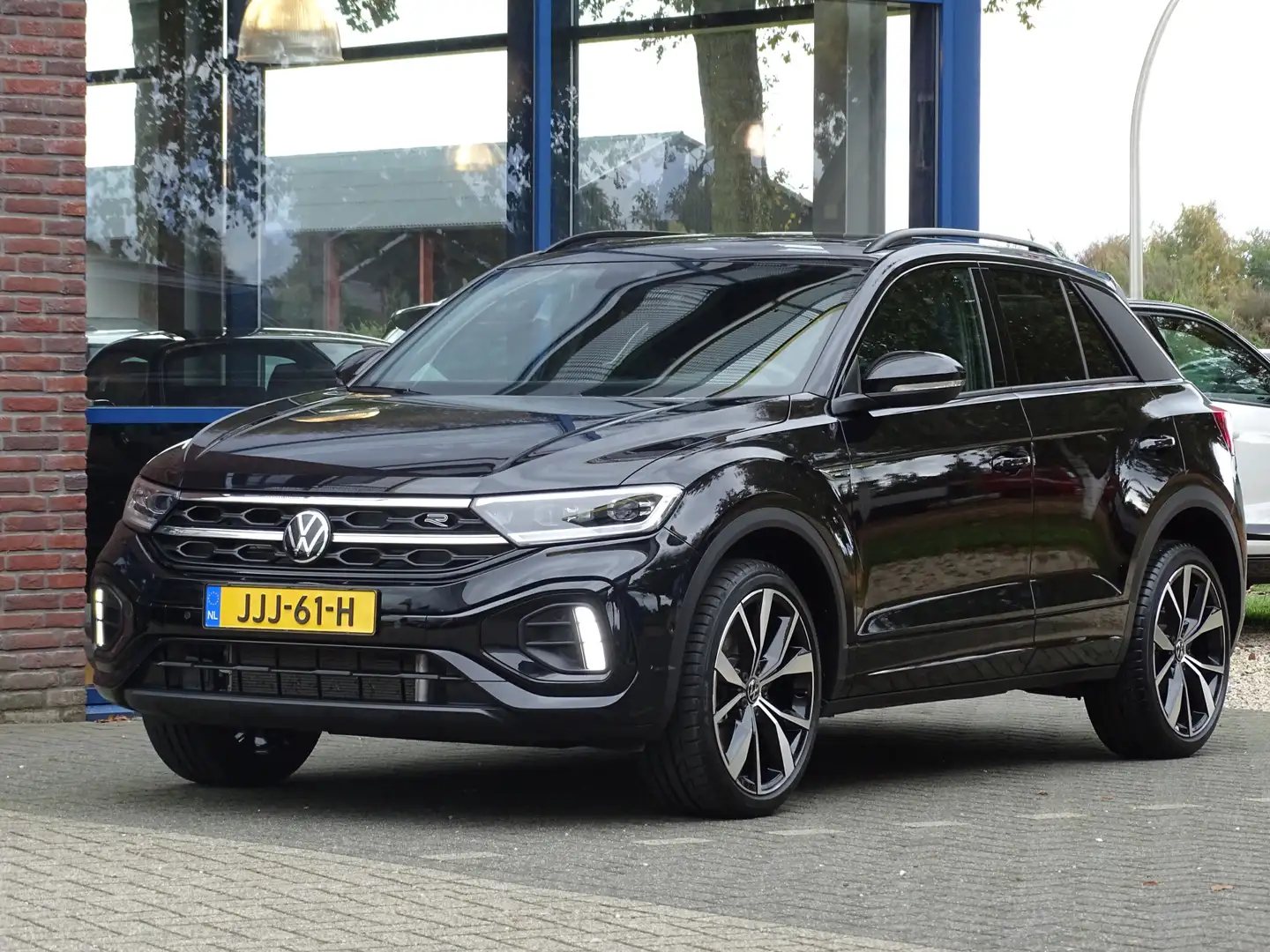 Volkswagen T-Roc 1.5 TSI R-Line Edition Zwart - 1