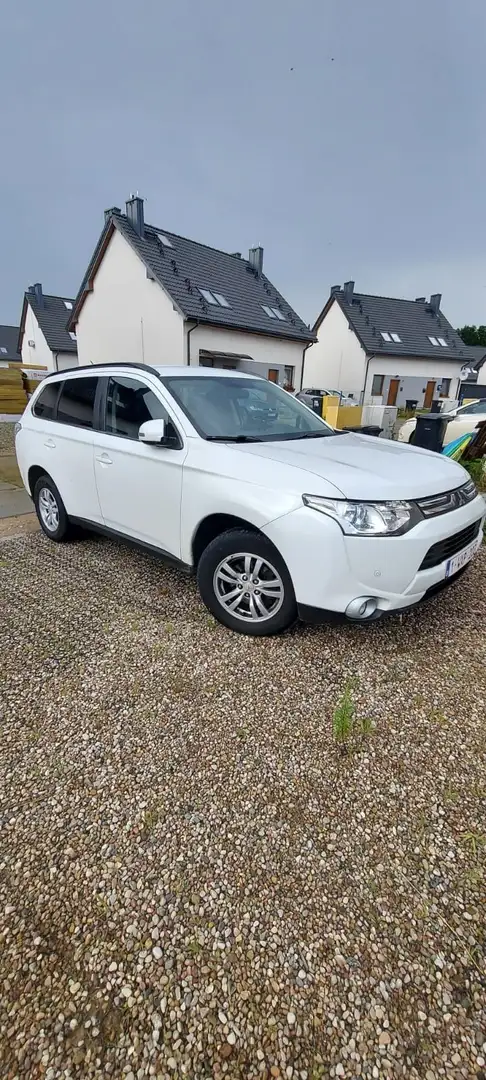 Mitsubishi Outlander 2.2 DI-D 2WD Plus - 2
