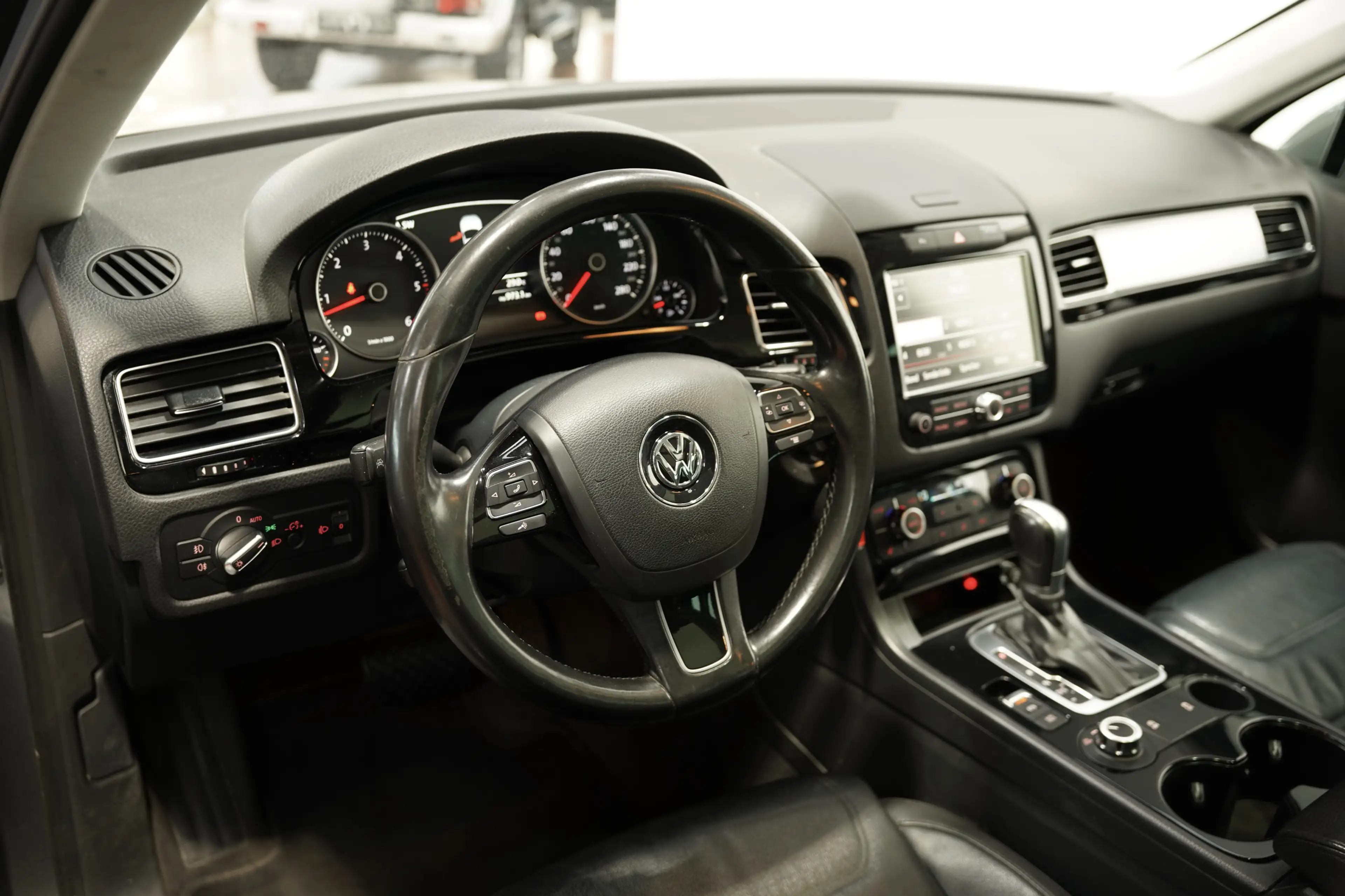 Volkswagen Touareg V6 TDI Aut. *Pano *ACC *Leder *18 *Navi — photo 7