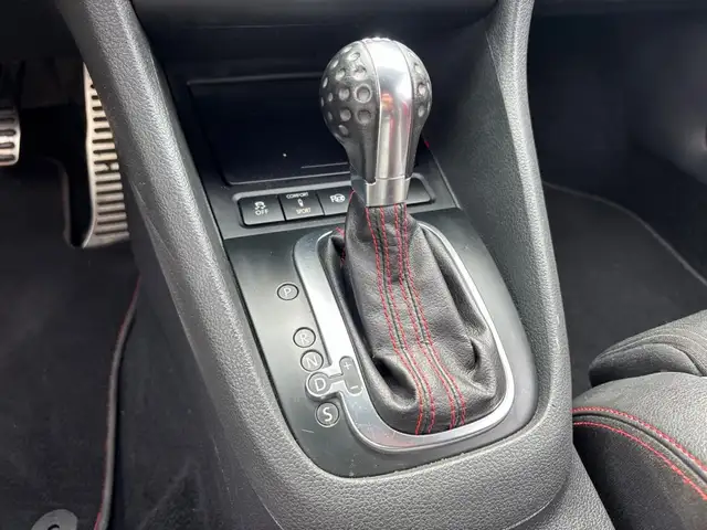 Volkswagen Golf view 14