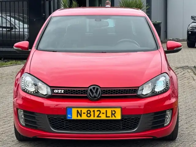 Volkswagen Golf view 2