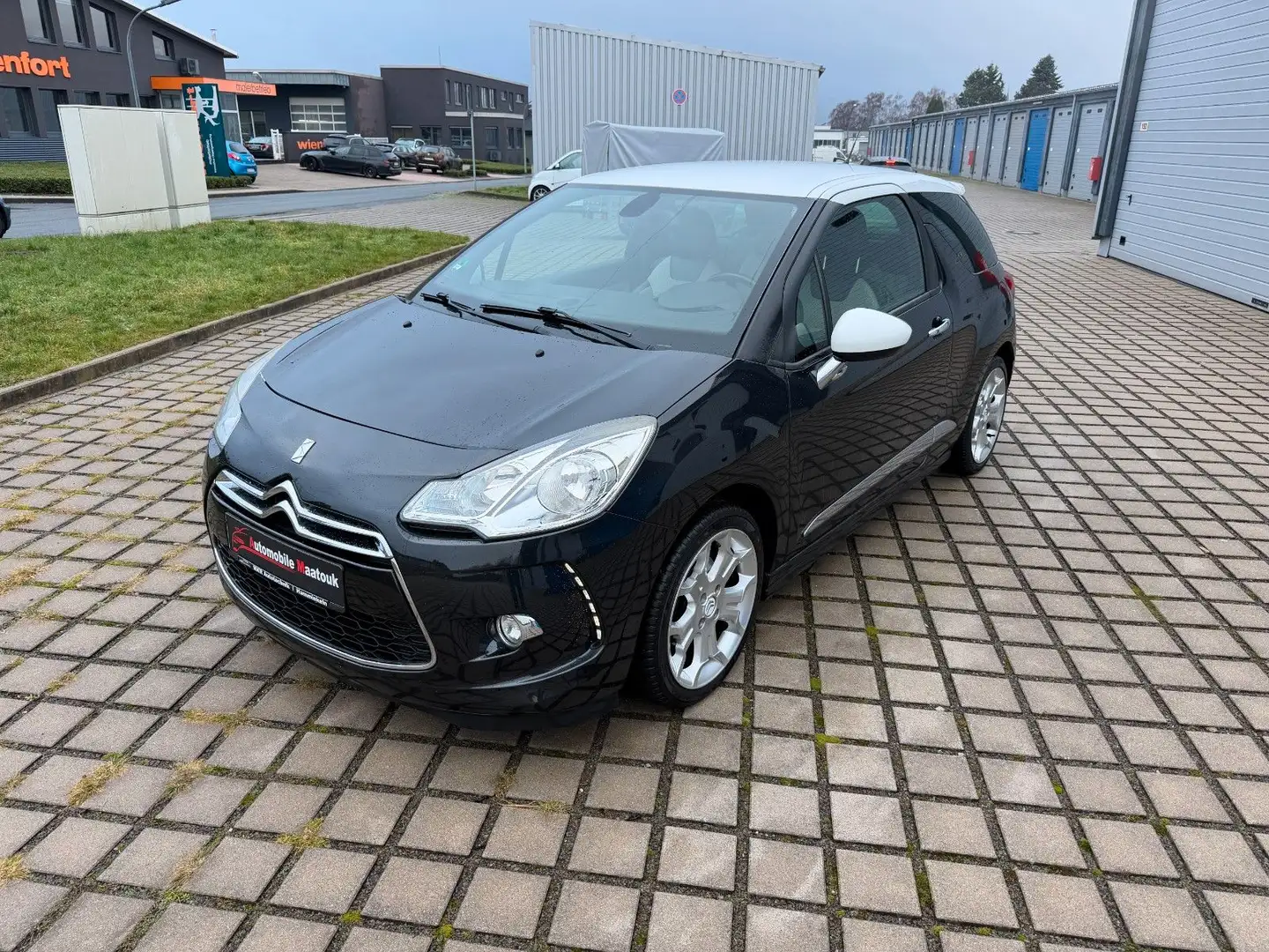 Citroen DS3 SportChic Schwarz - 1