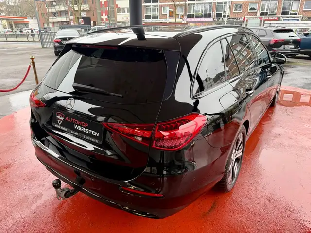 Mercedes-Benz C-Class view 3