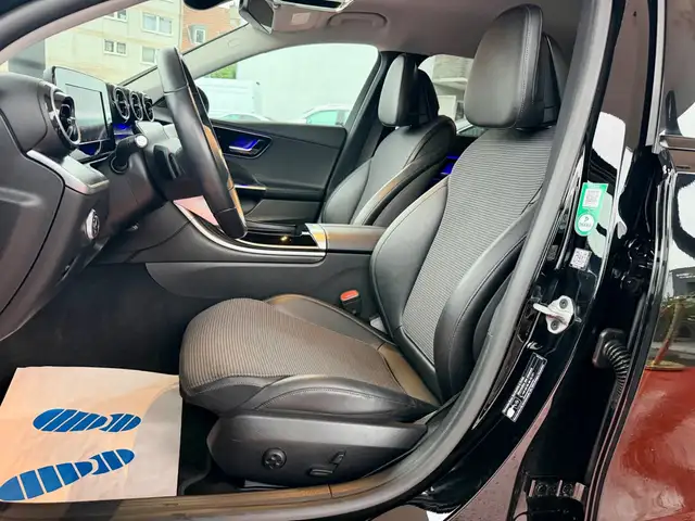 Mercedes-Benz C-Class view 12