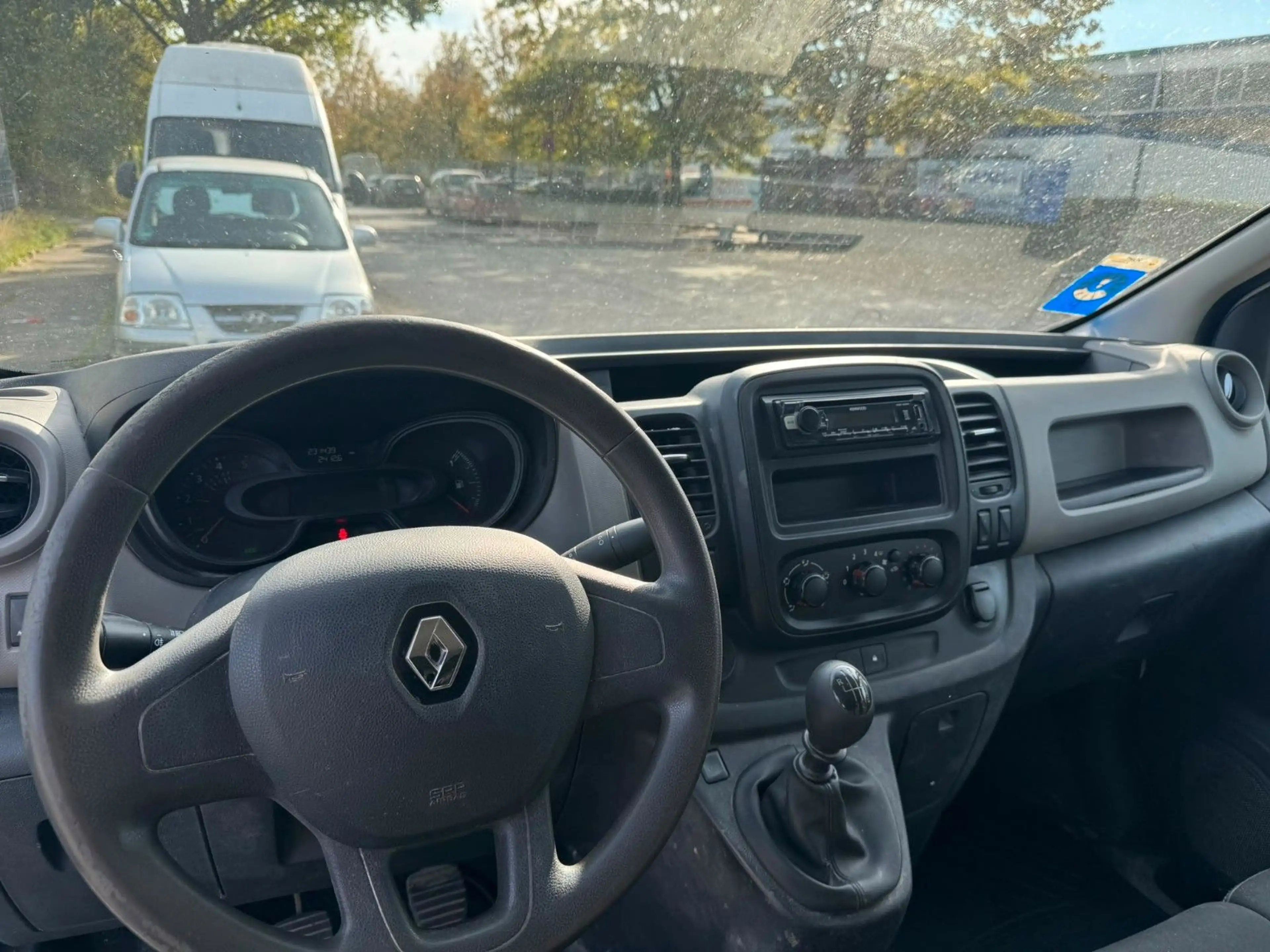 Renault Trafic 1.6 dCi DOKA 6-Sitzer mit 2x Schiebetür — photo 12