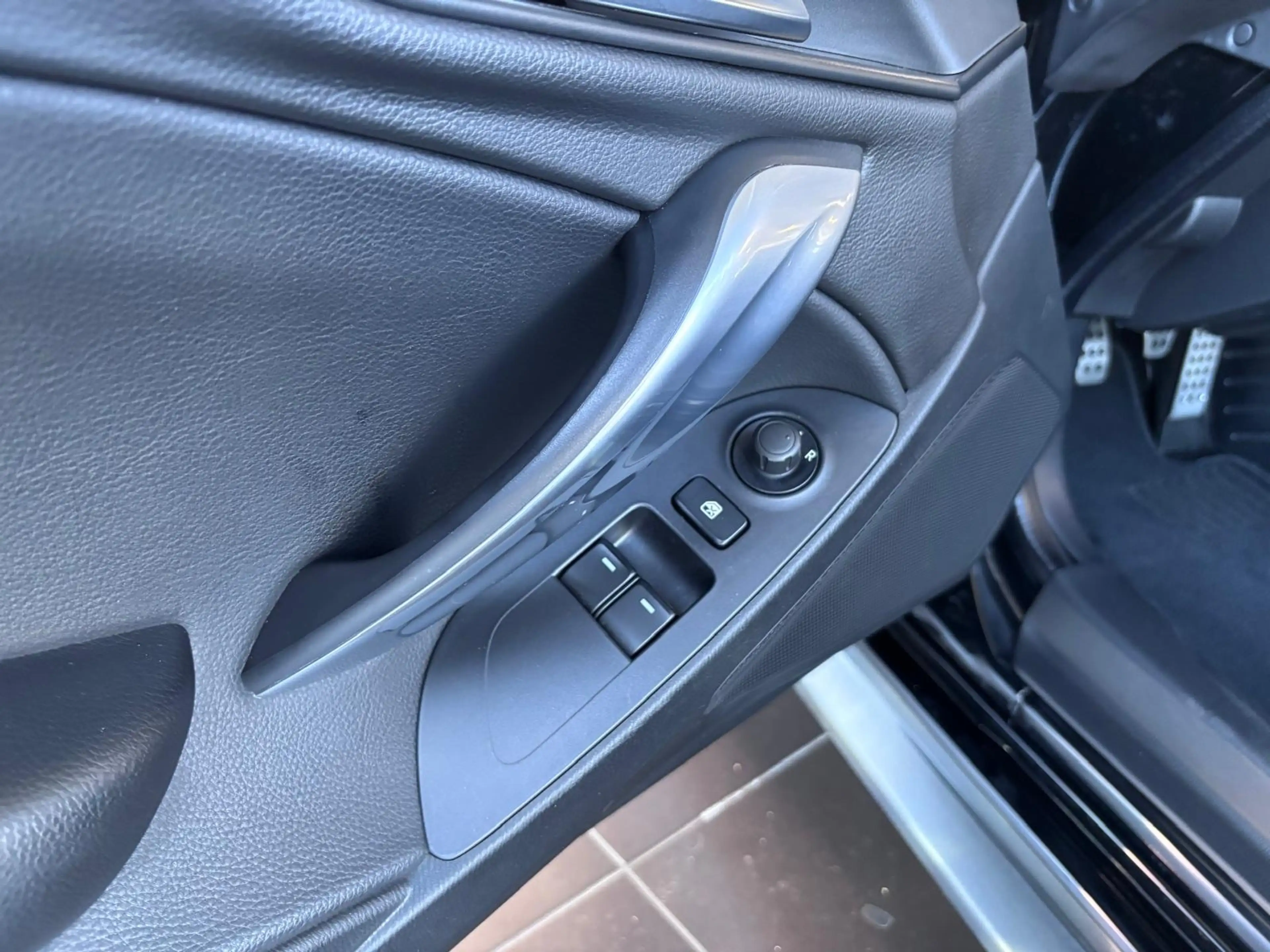 Abarth 124 Spider Navi BOSE LED LEDER ALU — photo 13