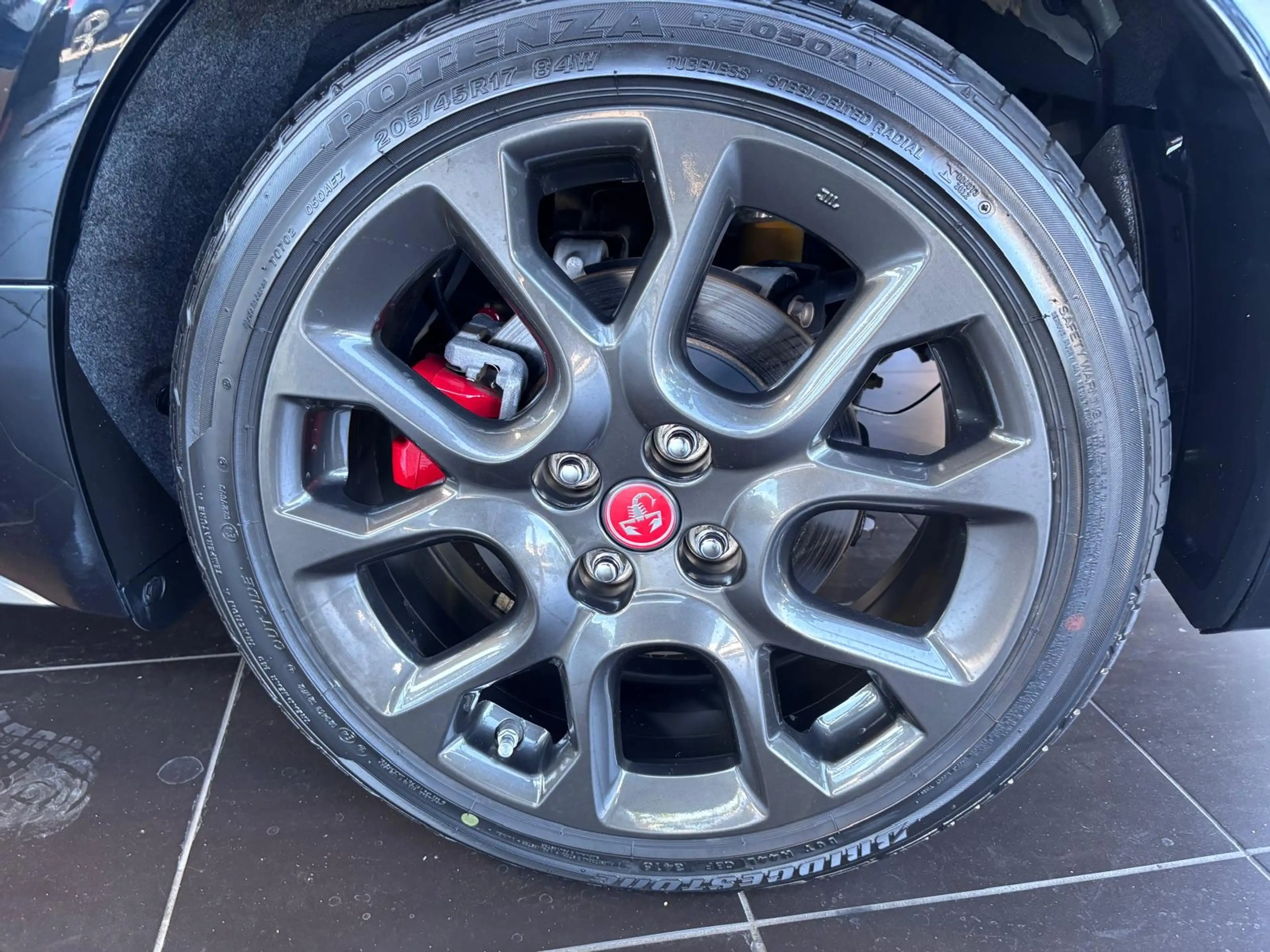 Abarth 124 Spider Navi BOSE LED LEDER ALU — photo 12