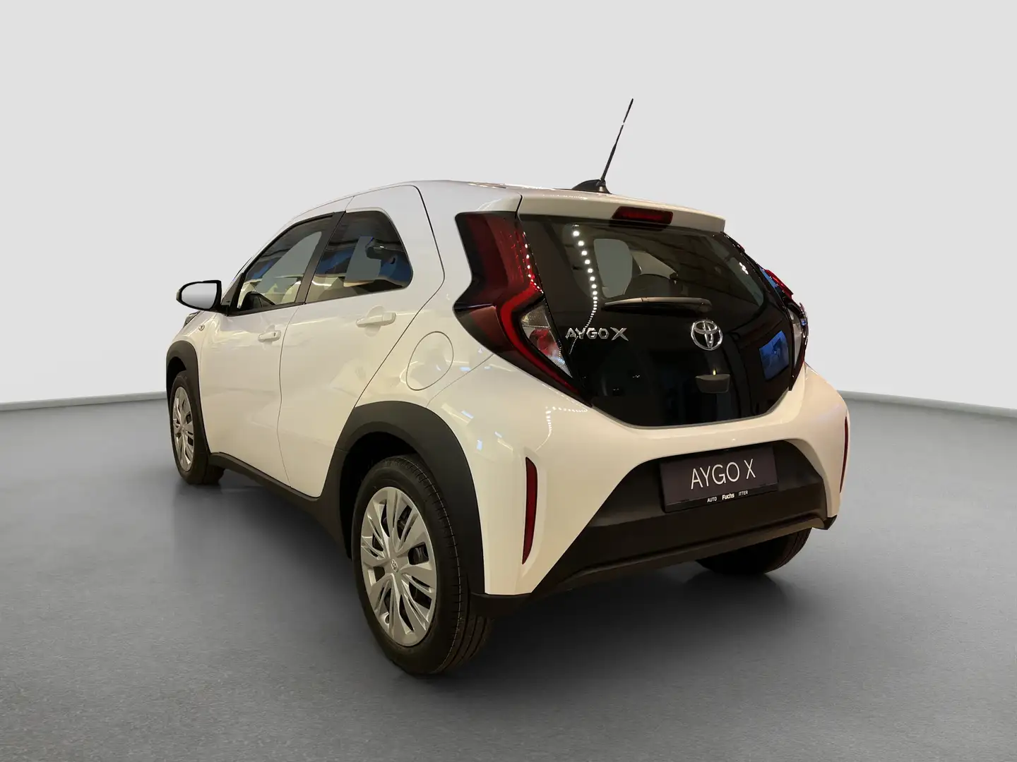 Toyota Aygo X AYGO X 1,0 l Play Weiß - 2