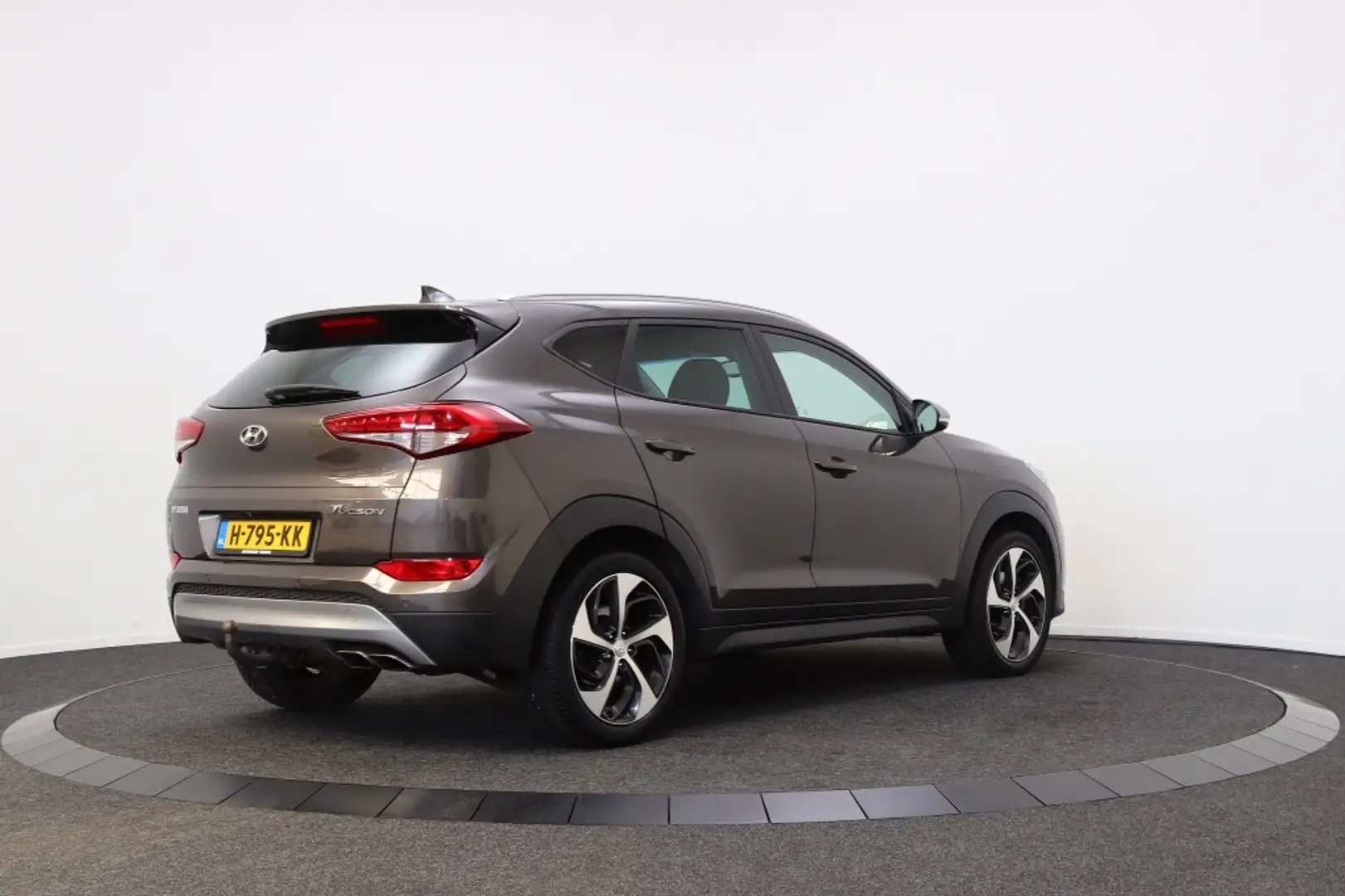 Hyundai TUCSON 1.6 T-GDI (177 pk) Comfort | Automaat | Navigatie Brun - 2