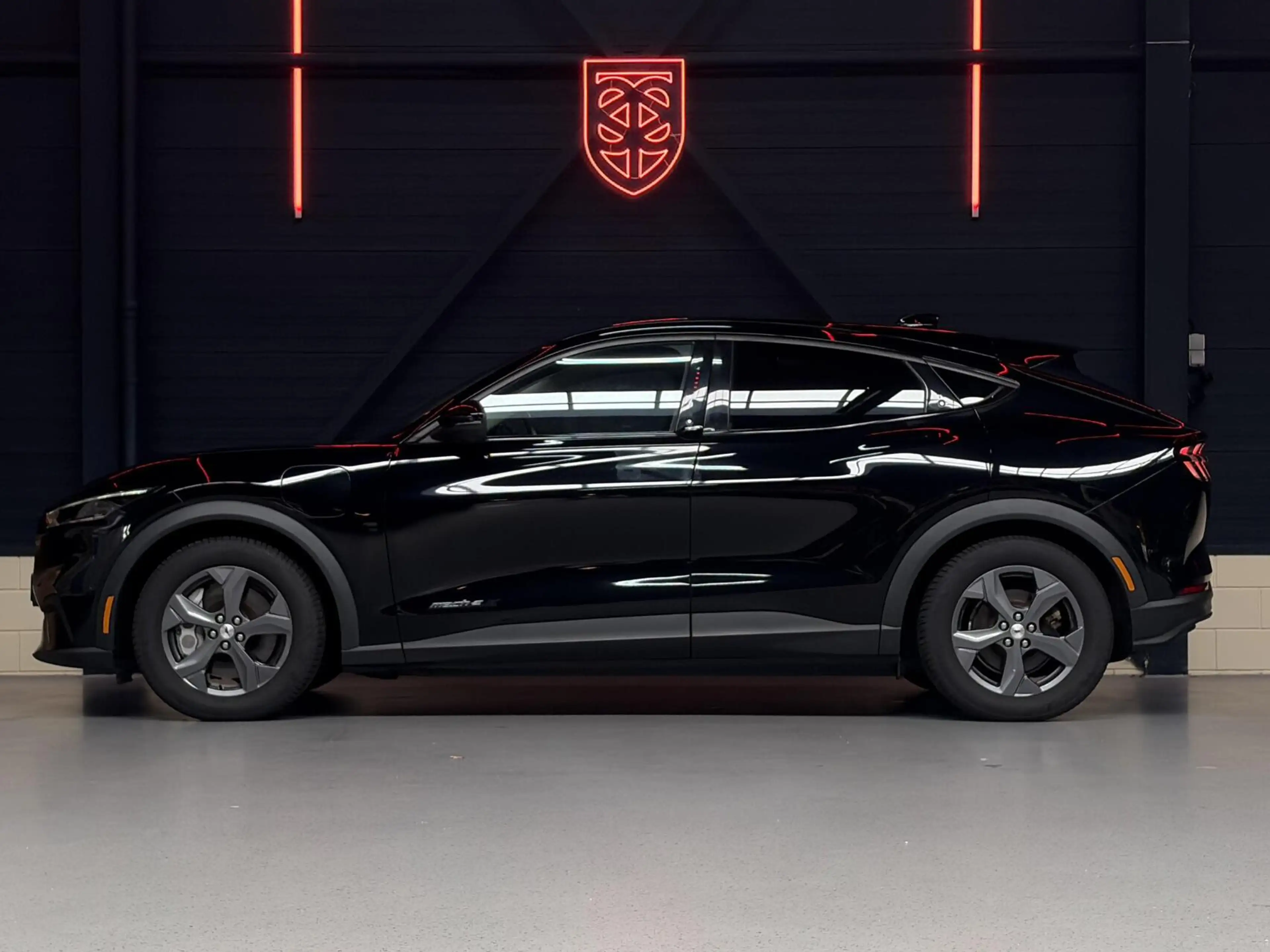 Ford Mustang Mach-E Extended RWD 98 kWh|PANO|B&O|MEM.|ACC| — photo 4