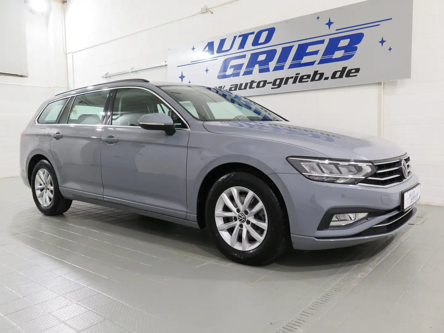 Volkswagen Passat Variant Business, LED, App, Navi, RFK, ACC, Alu Grau - 1