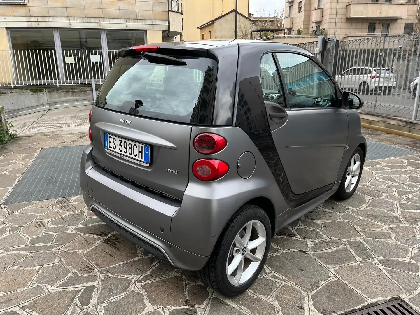 smart forTwo 1000 Pulse 70 cv imm. 07/2013 Серый - 2