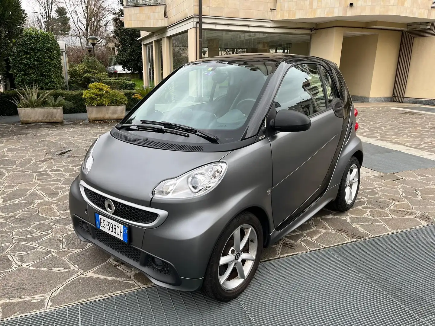 smart forTwo 1000 Pulse 70 cv imm. 07/2013 Серый - 1