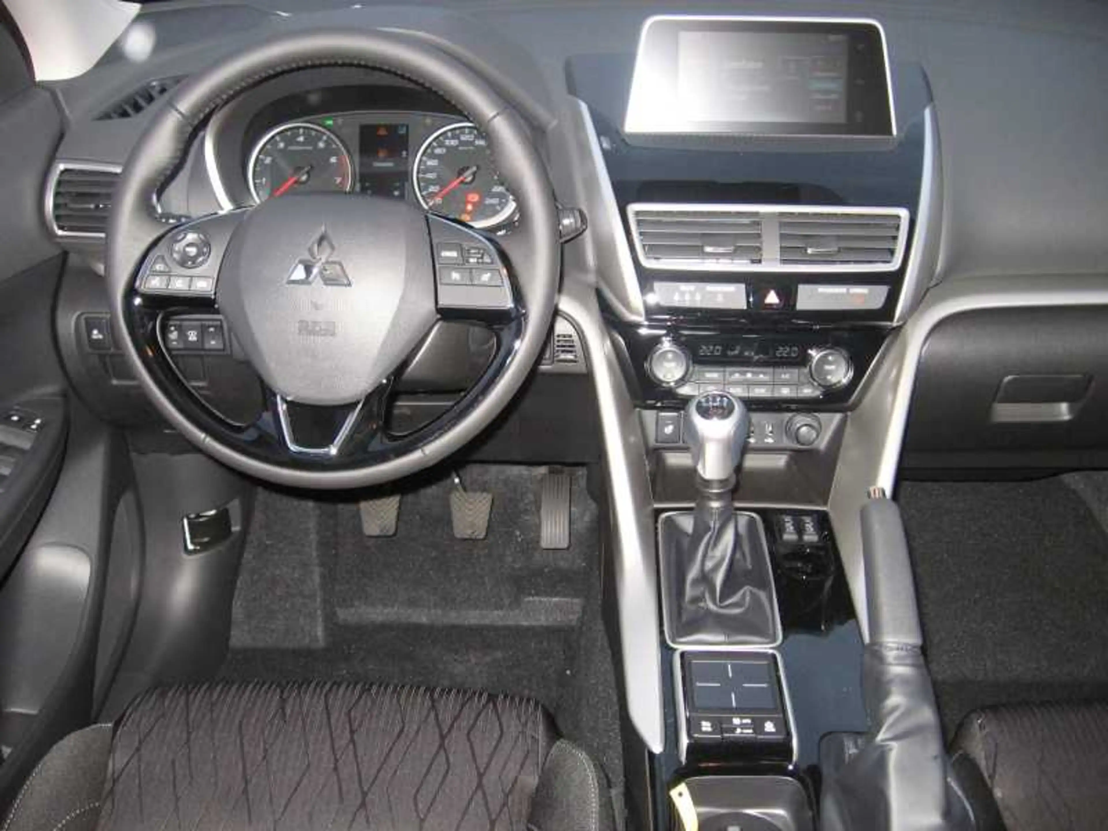 Mitsubishi Eclipse Cross Intro Edition 360°Kam,LED,AHK,Totwinkelassist. — photo 9