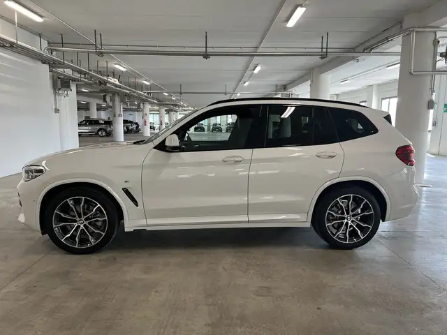 BMW X3 view 5