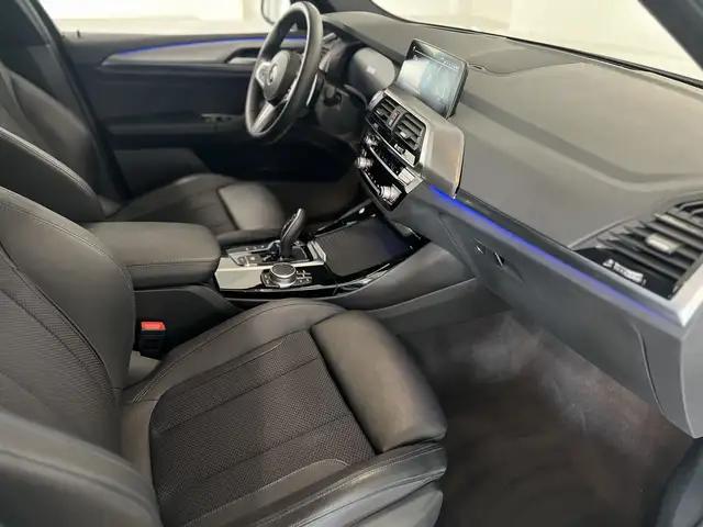 BMW X3 view 8