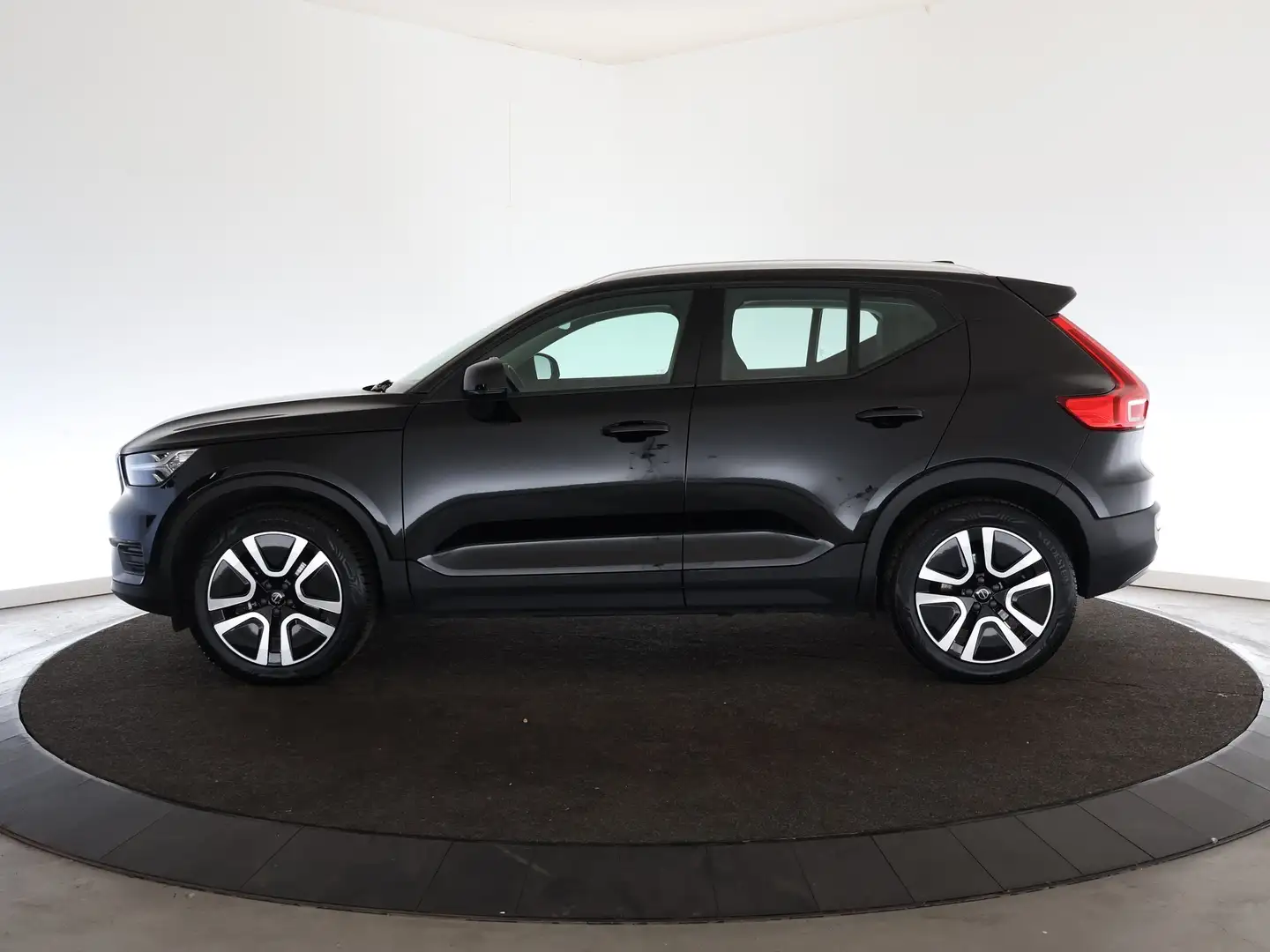 Volvo XC40 T2 automaat Momentum Business | Navi | Cruise | Ca Zwart - 2