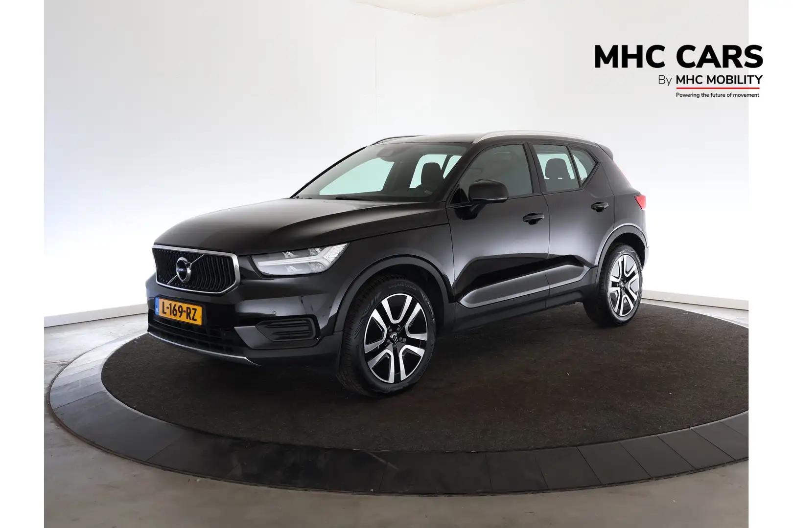 Volvo XC40 T2 automaat Momentum Business | Navi | Cruise | Ca Zwart - 1