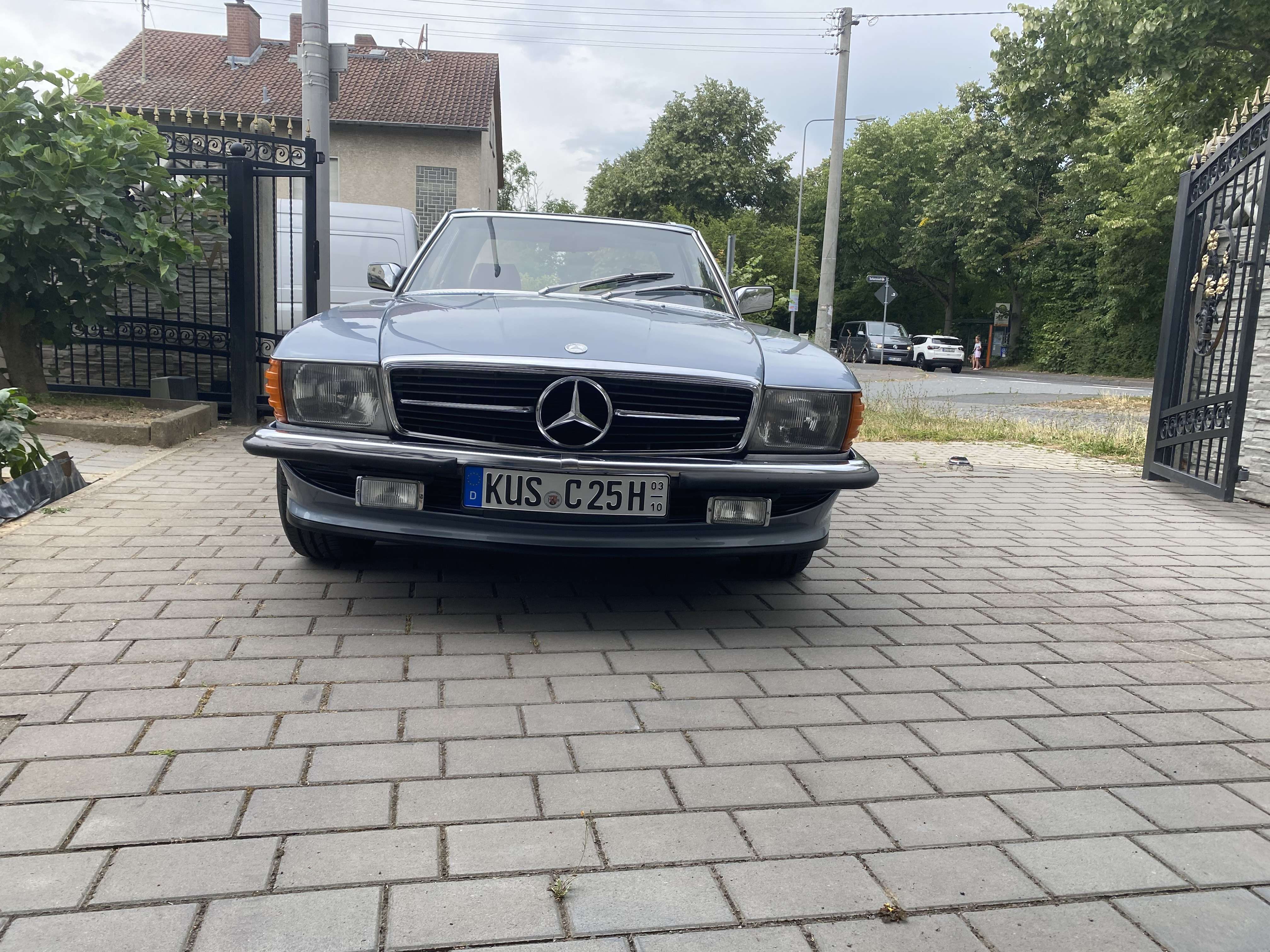 Second hand Mercedes Benz Sl-Class 300