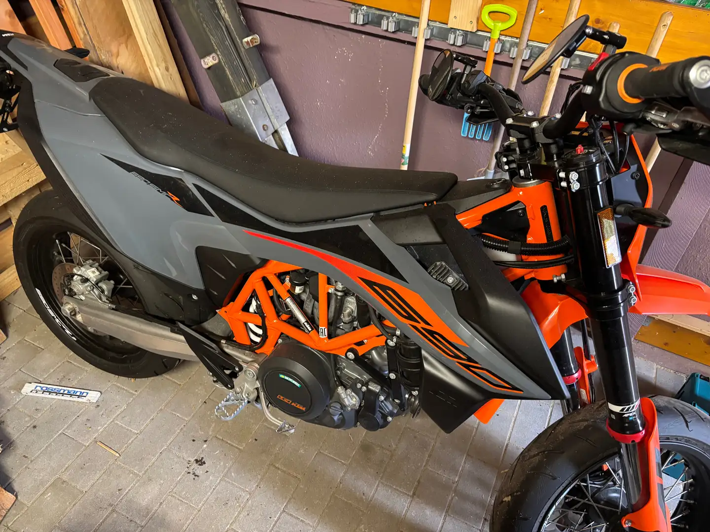 KTM 690 SMC R Gris - 2