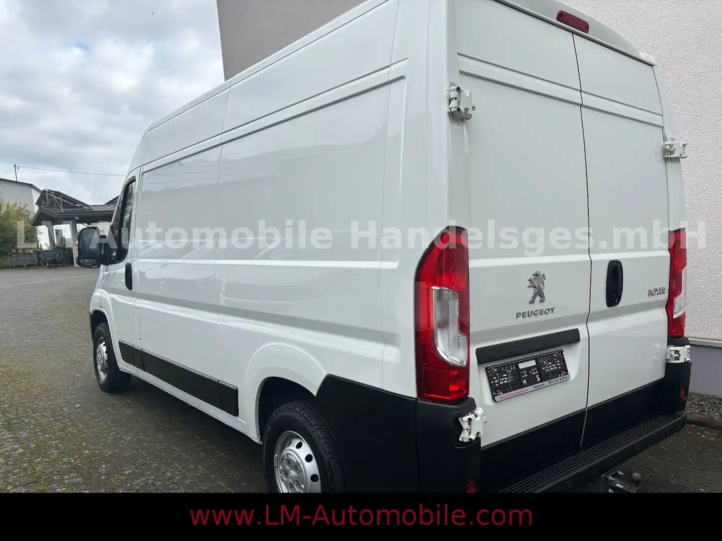 Peugeot Boxer Kasten 335 L2H2 Pro BlueHDi 130 S*Sortimo* Weiß - 2