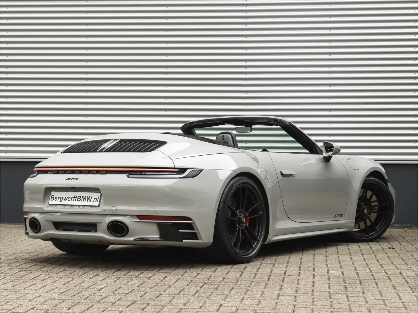 Porsche 992 Cabrio 3.0 Carrera GTS - Sport Design - Stoelventi Grijs - 2