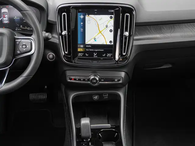 Volvo XC40 view 13