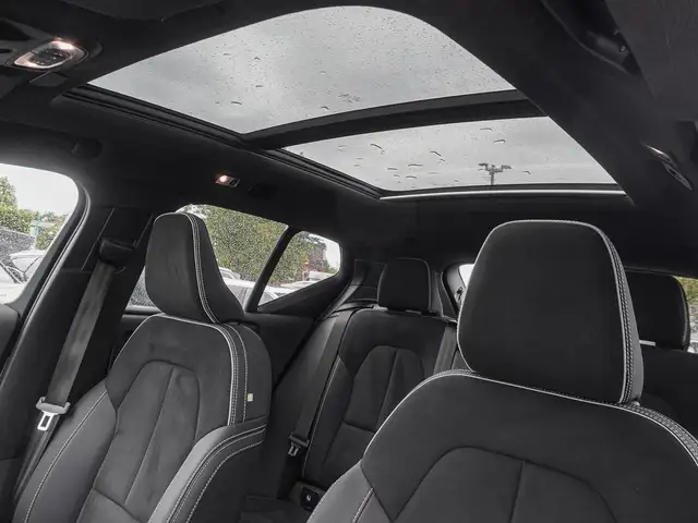 Volvo XC40 view 8