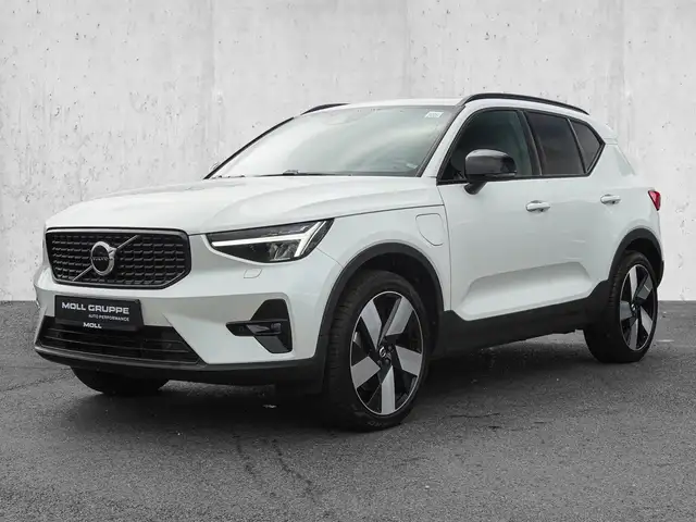 Volvo XC40 view 2