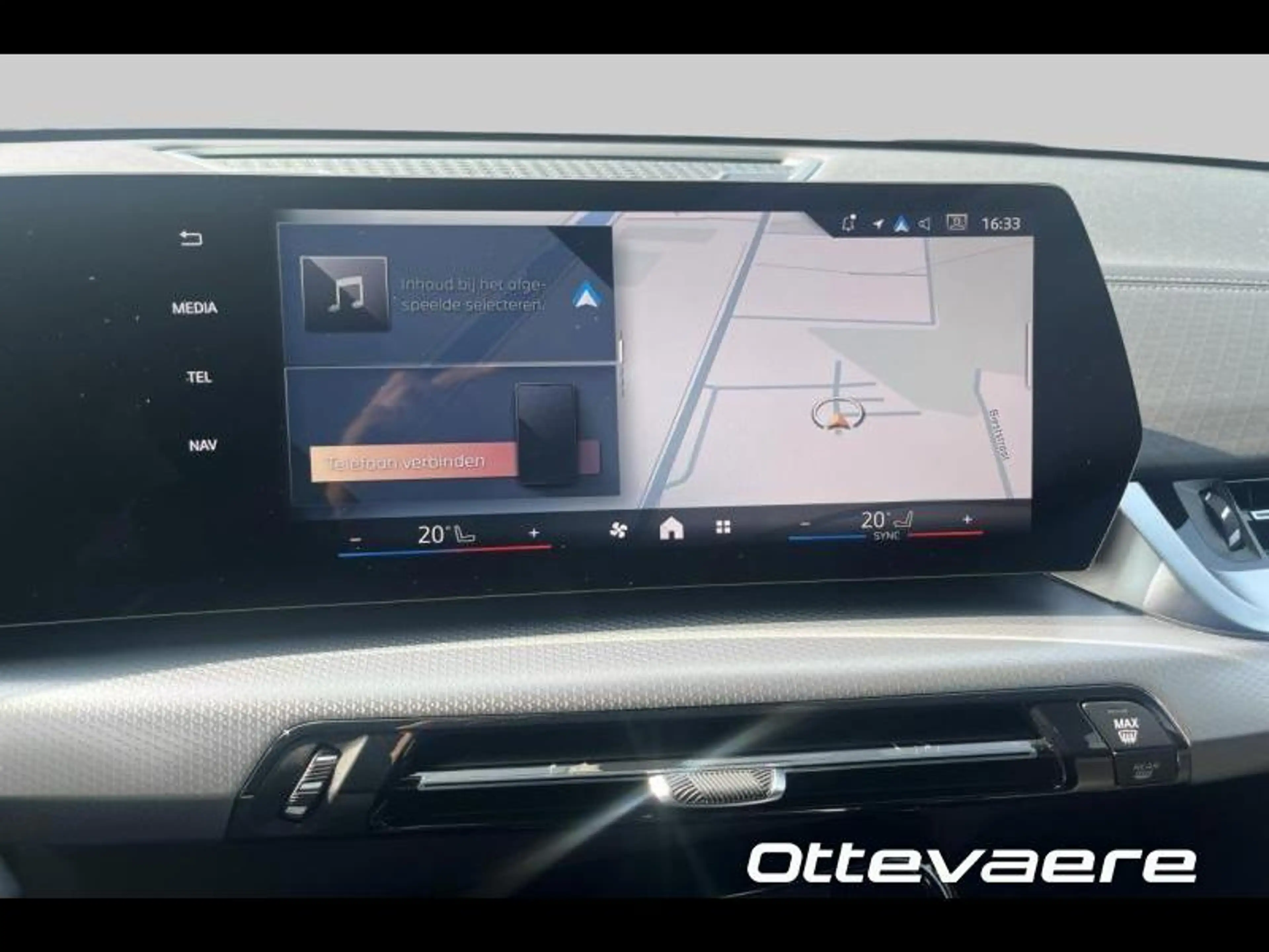 BMW iX2 eDrive20 — photo 11