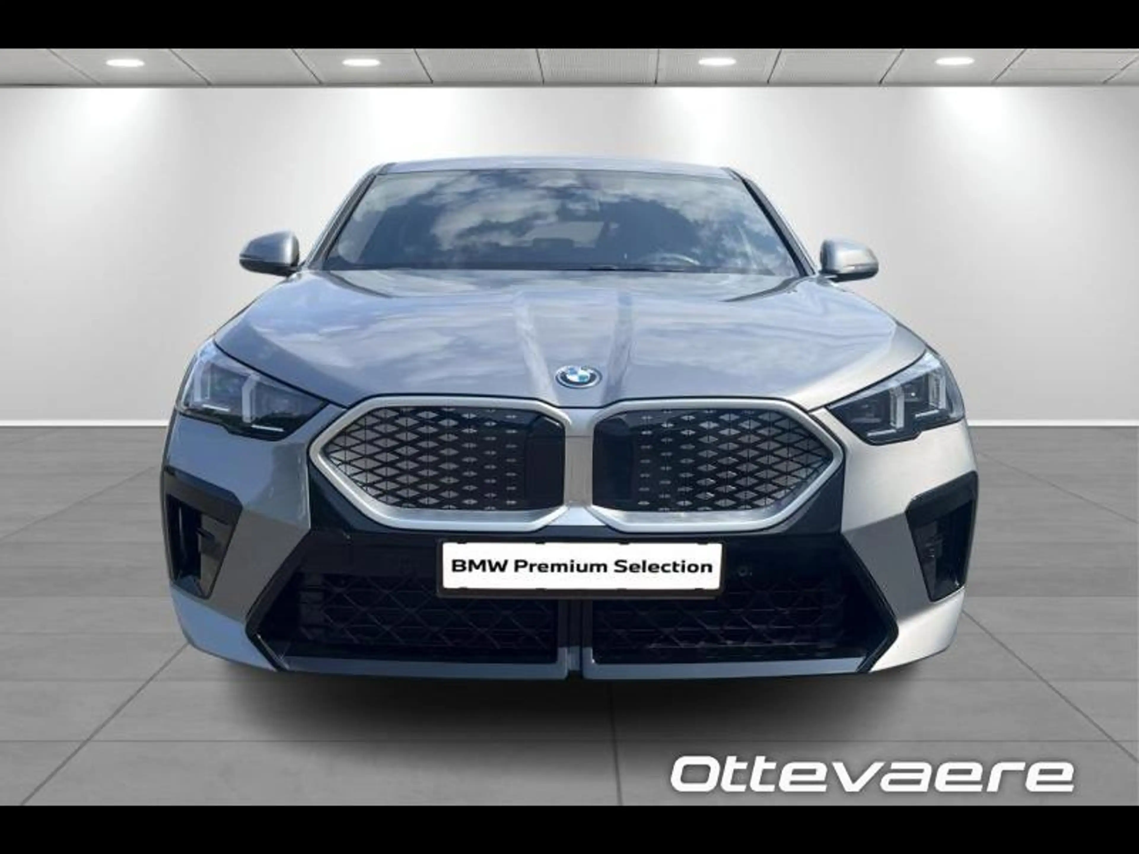 BMW iX2 eDrive20 — photo 2