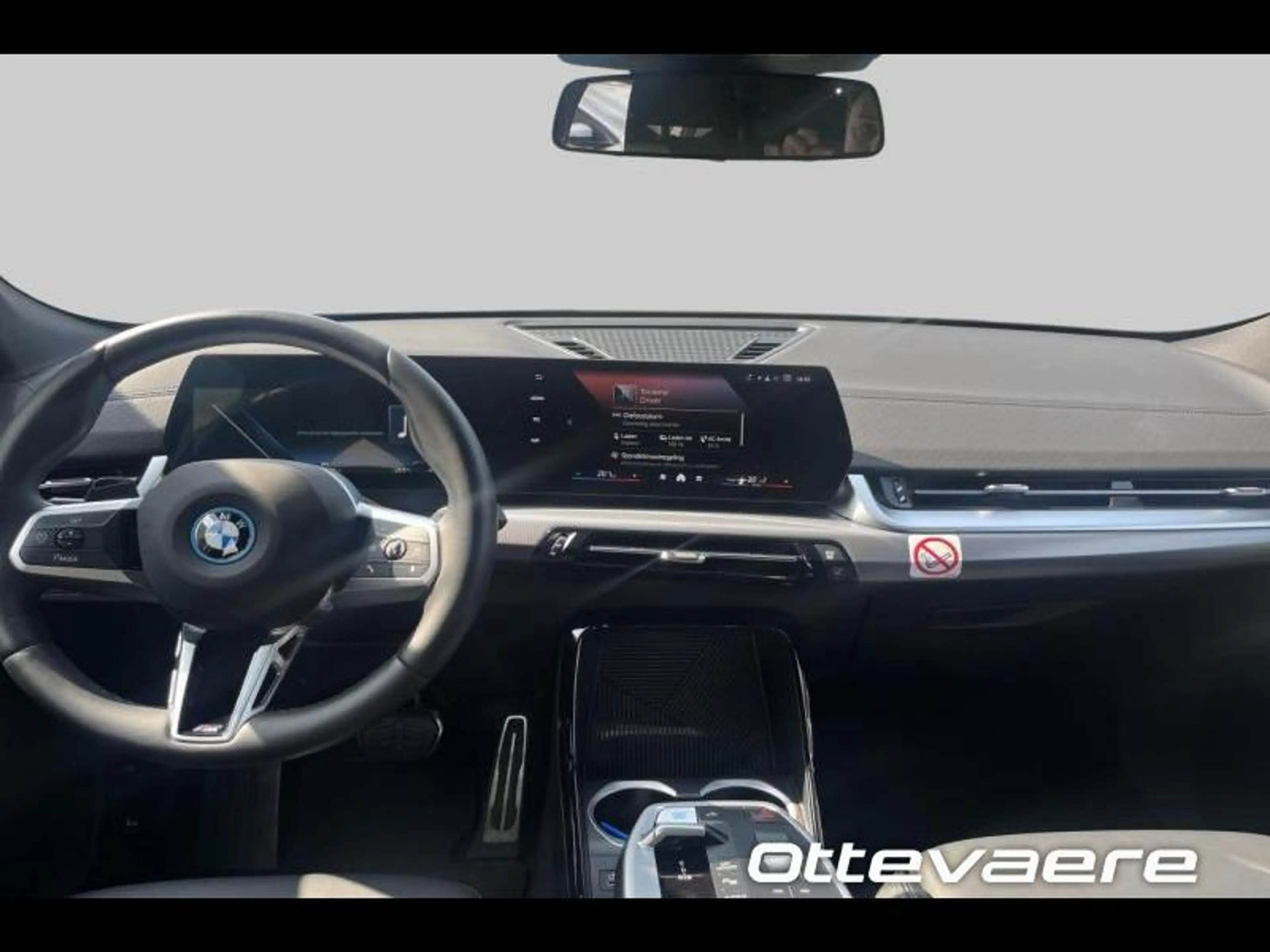 BMW iX2 eDrive20 — photo 7