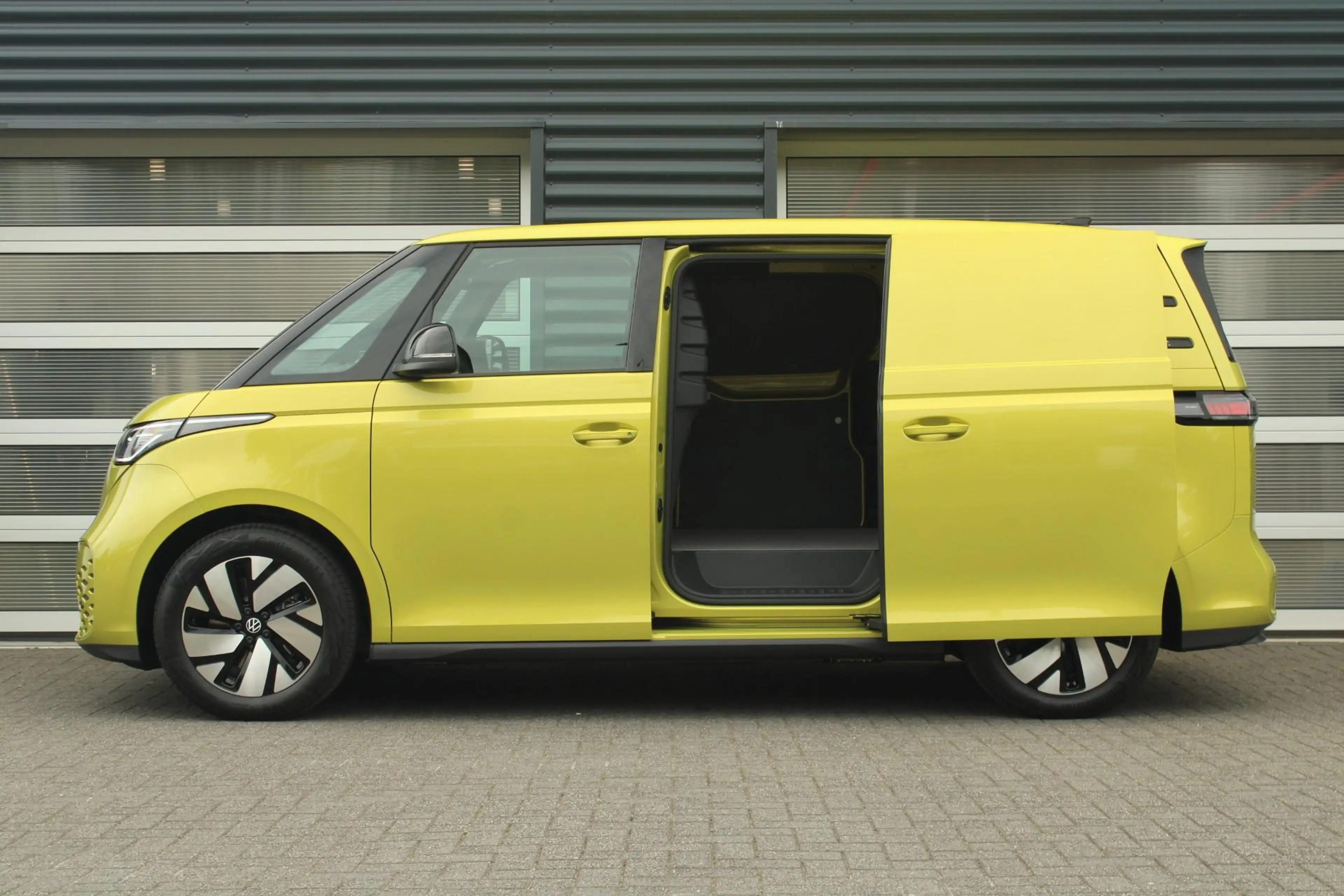 Volkswagen ID. Buzz Cargo 286pk Bulli Limited Edition 79 kWh | Stoelen Pakke — photo 13
