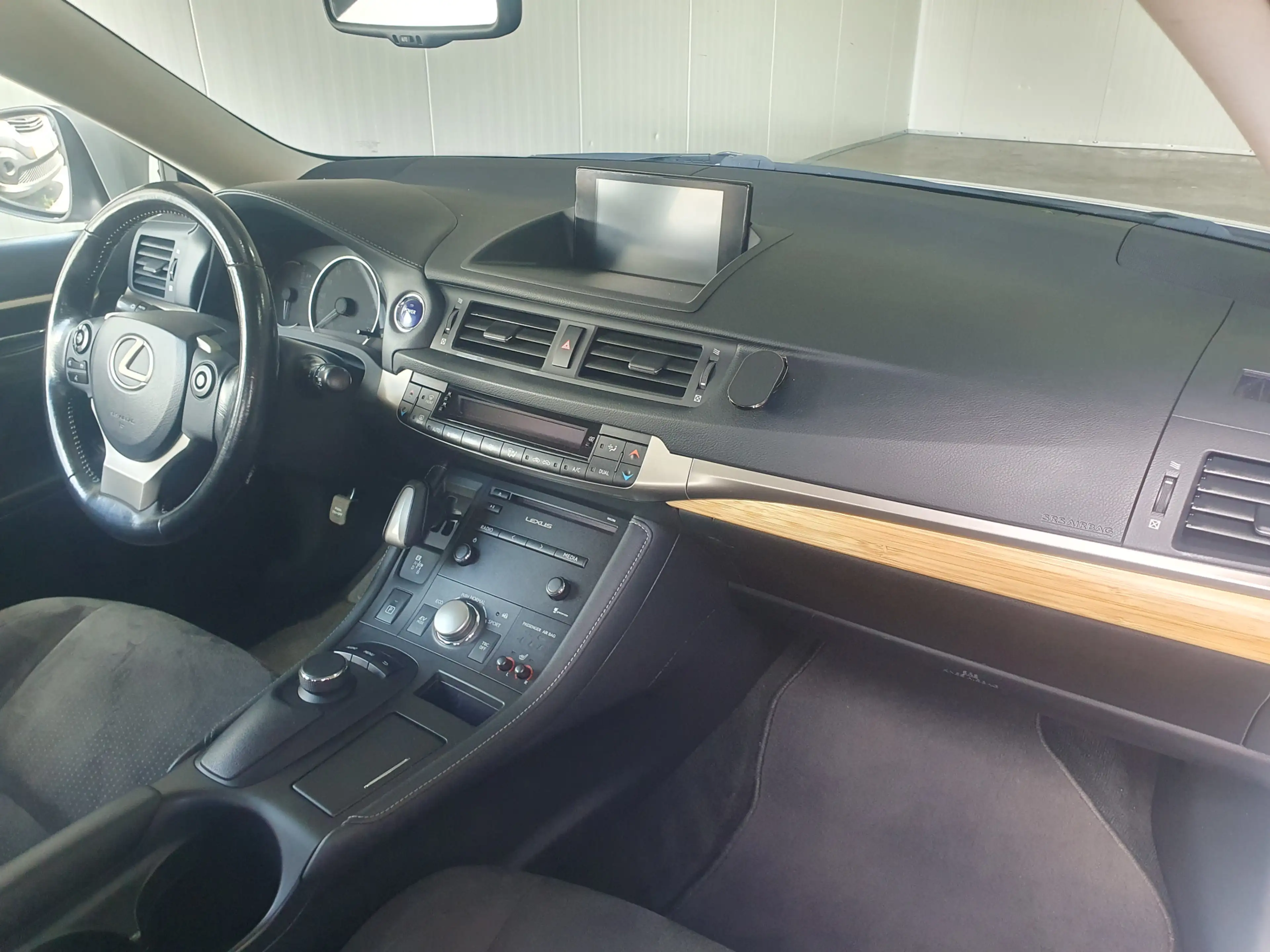 Lexus CT 200h 25th Edition NAVI/CRUISE/CLIMA/STOELVERW/LMV — photo 46