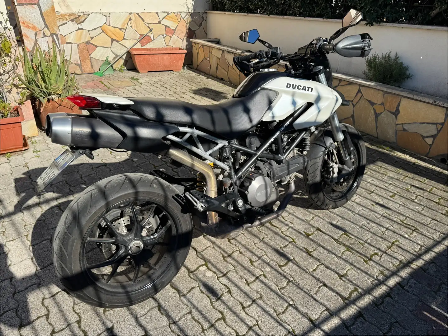 Ducati Hypermotard 796 - 1