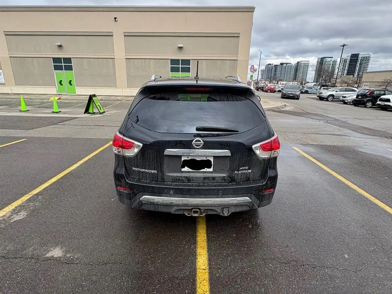 Nissan Pathfinder снимка Nissan Pathfinder