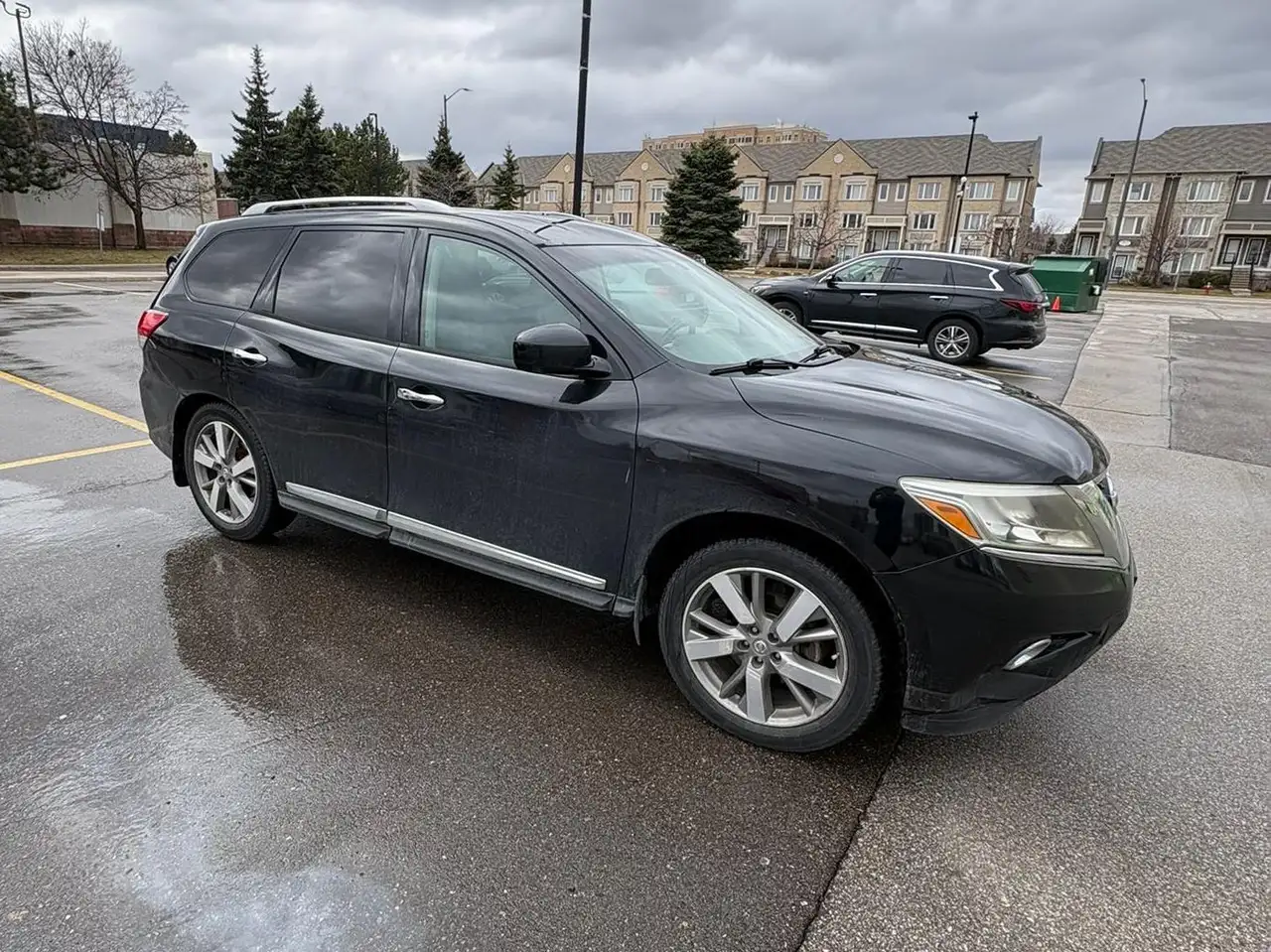Nissan Pathfinder снимка Nissan Pathfinder