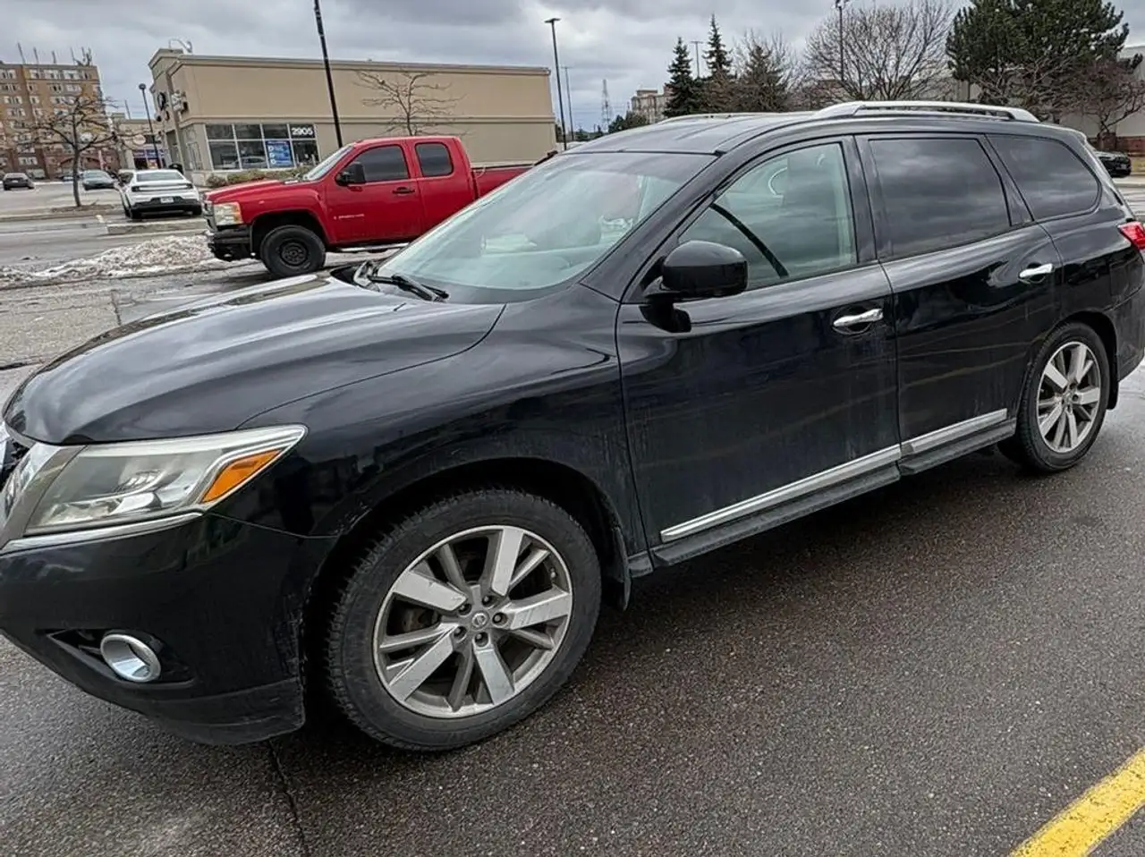 Nissan Pathfinder снимка Nissan Pathfinder