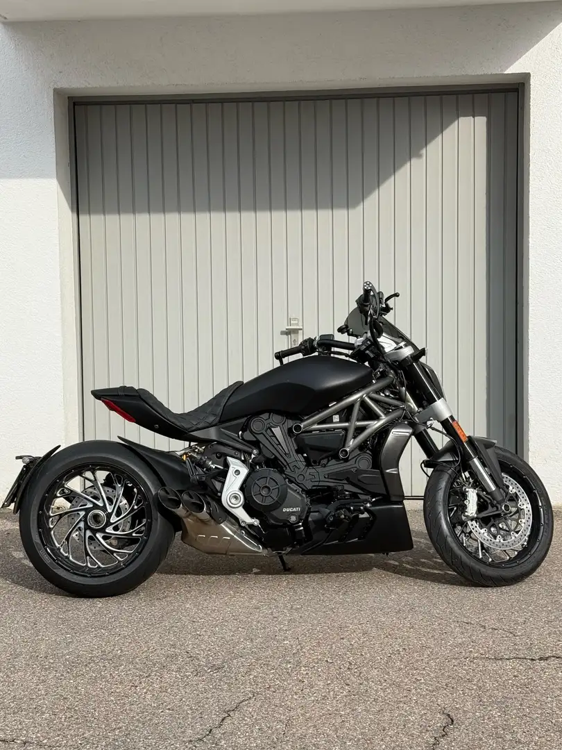 Ducati XDiavel Carbon Negru - 1