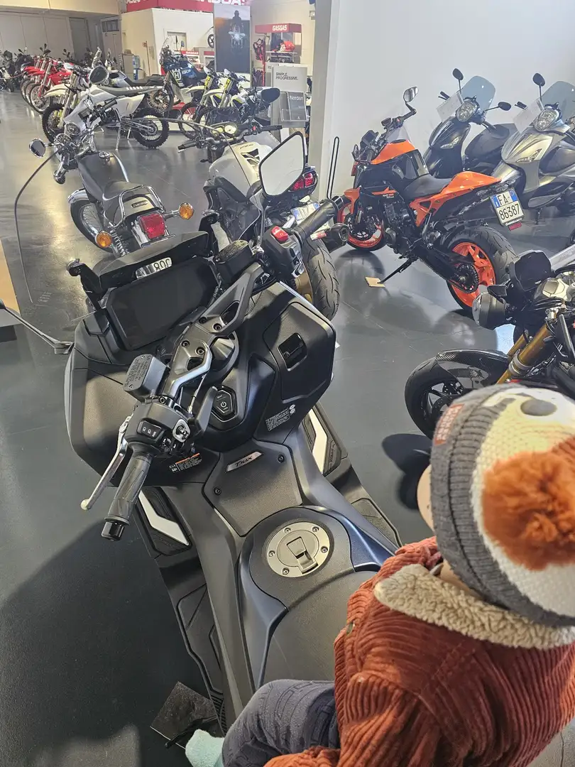 Yamaha TMAX 560 Blu/Azzurro - 2
