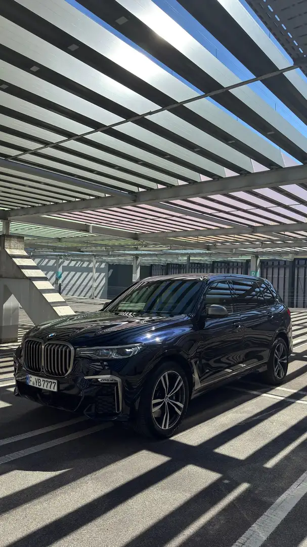 BMW X7 M M50 d Noir - 1