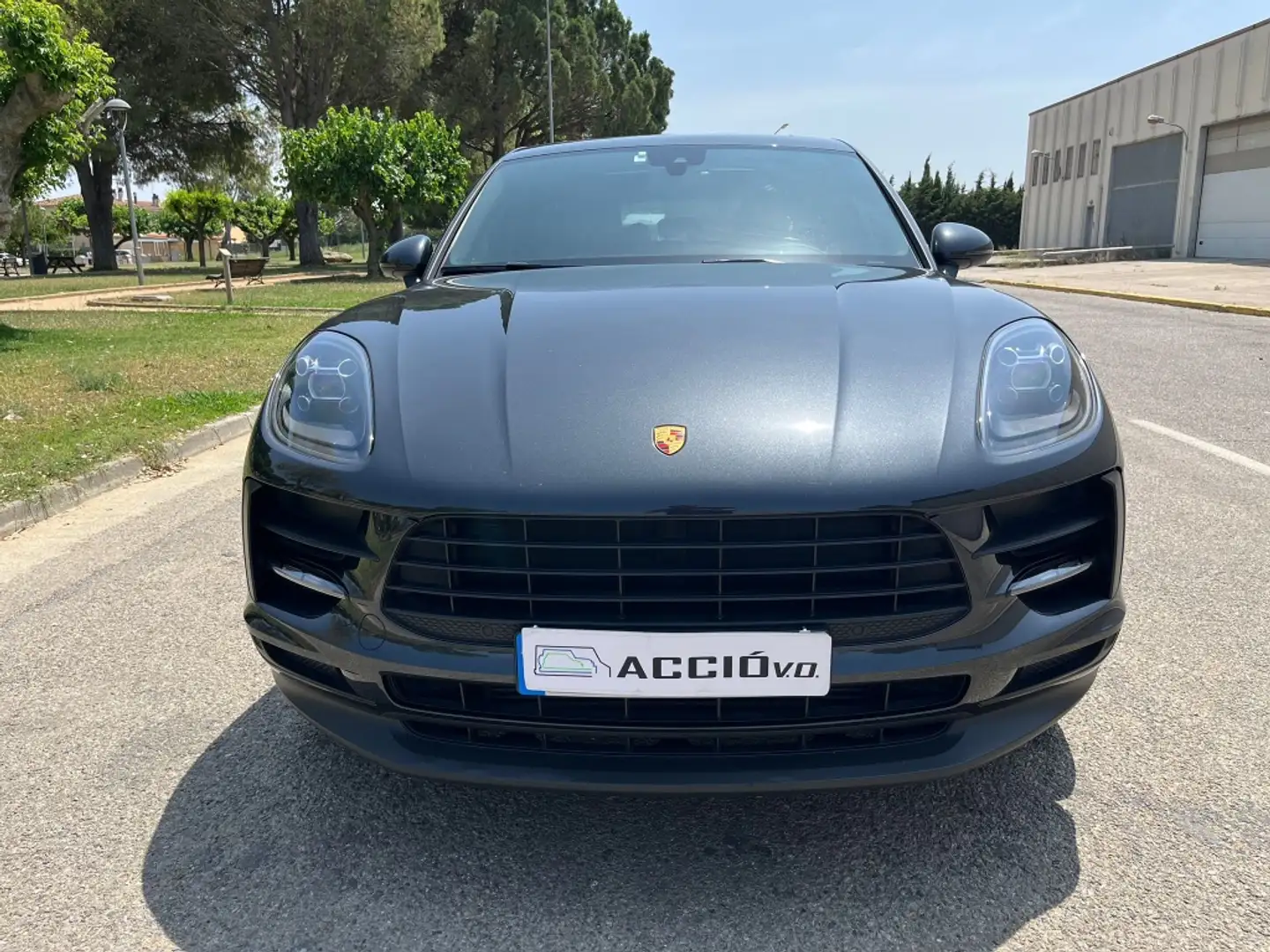Porsche Macan Aut. Gris - 2