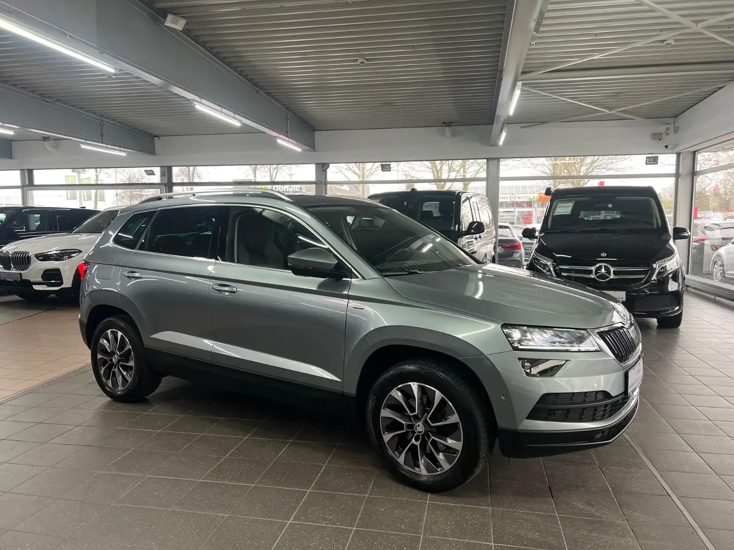 Skoda Karoq Drive 125 4x4 Columbus+ACC+Park+PANORAMA Gris - 2