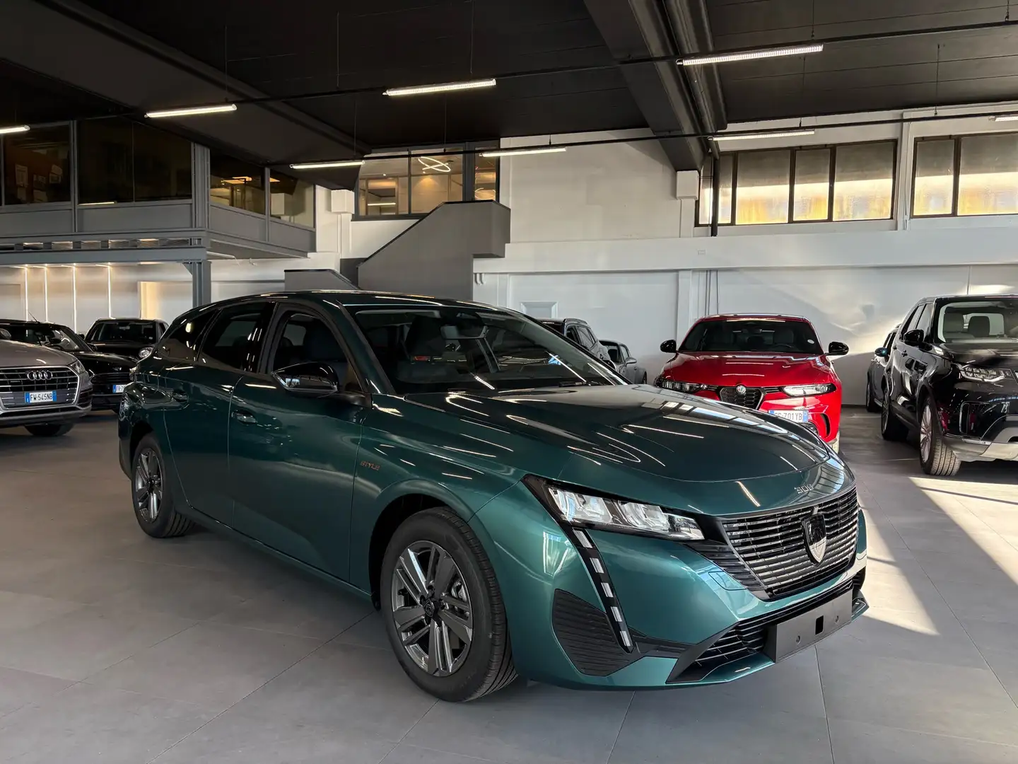 Peugeot 308 SW 1.5 bluehdi Style s&s 130cv eat8 Verde - 1