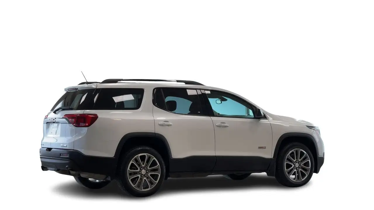GMC Acadia photo GMC Acadia