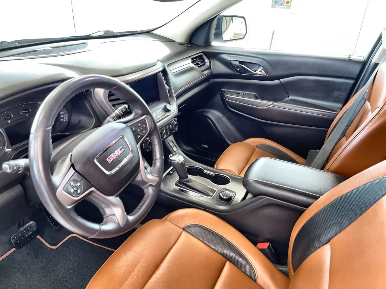 GMC Acadia photo GMC Acadia