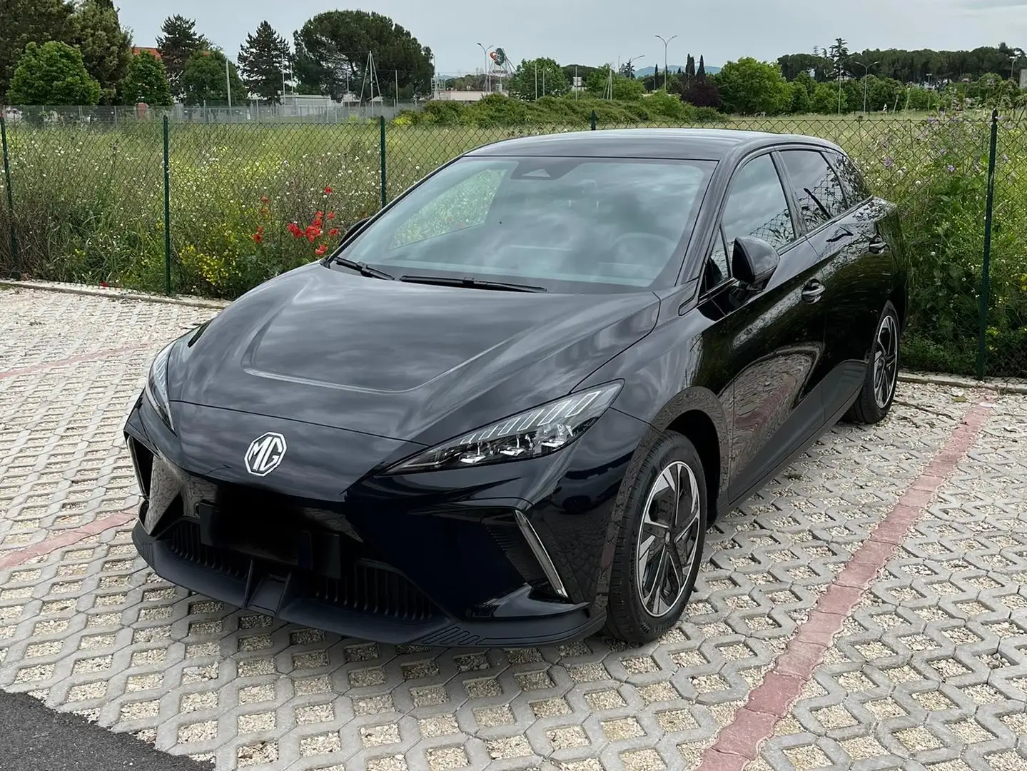 MG MG4 MG4Luxury Nero - 1