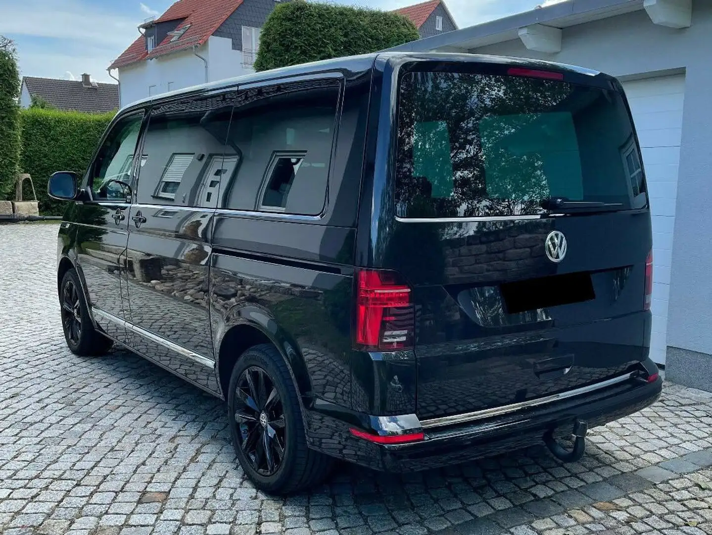 Volkswagen T6.1 Multivan Multivan T6.1 DSG 4MOTION Generation Six Černá - 1