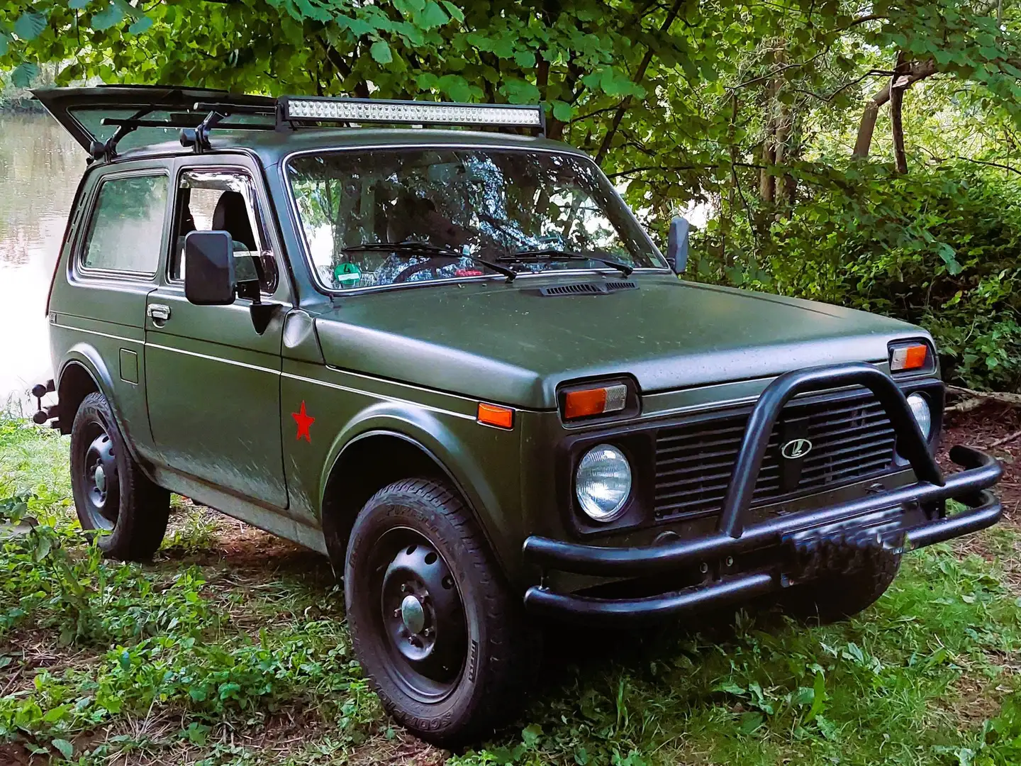 Lada Niva Niva 1.7i Hunter 4x4 Vert - 2